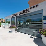 Ciudad Laurel アパートホテル 3*